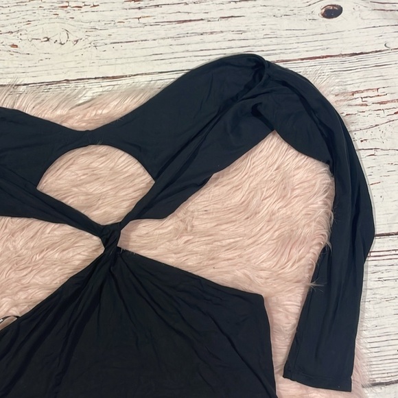 NWT Ser.o.ya Ellis Twist Front Crop Top in Black - Picture 8 of 9